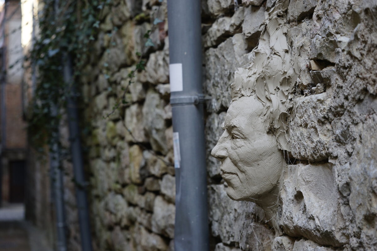 Semiostalgia P0001 — Sculpture fraîche, Saint-Antonin-Noble-Val