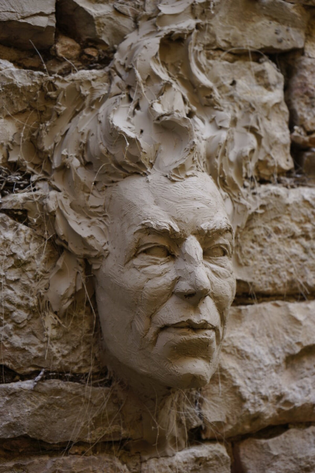 Semiostalgia P0001 — Sculpture en cours de séchage, Saint-Antonin-Noble-Val