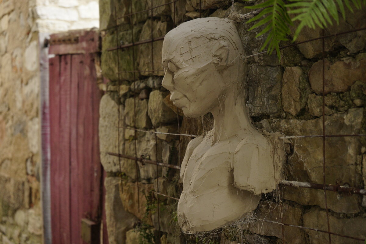 Semiostalgia P0003 — Sculpture fraîche, Saint-Antonin-Noble-Val