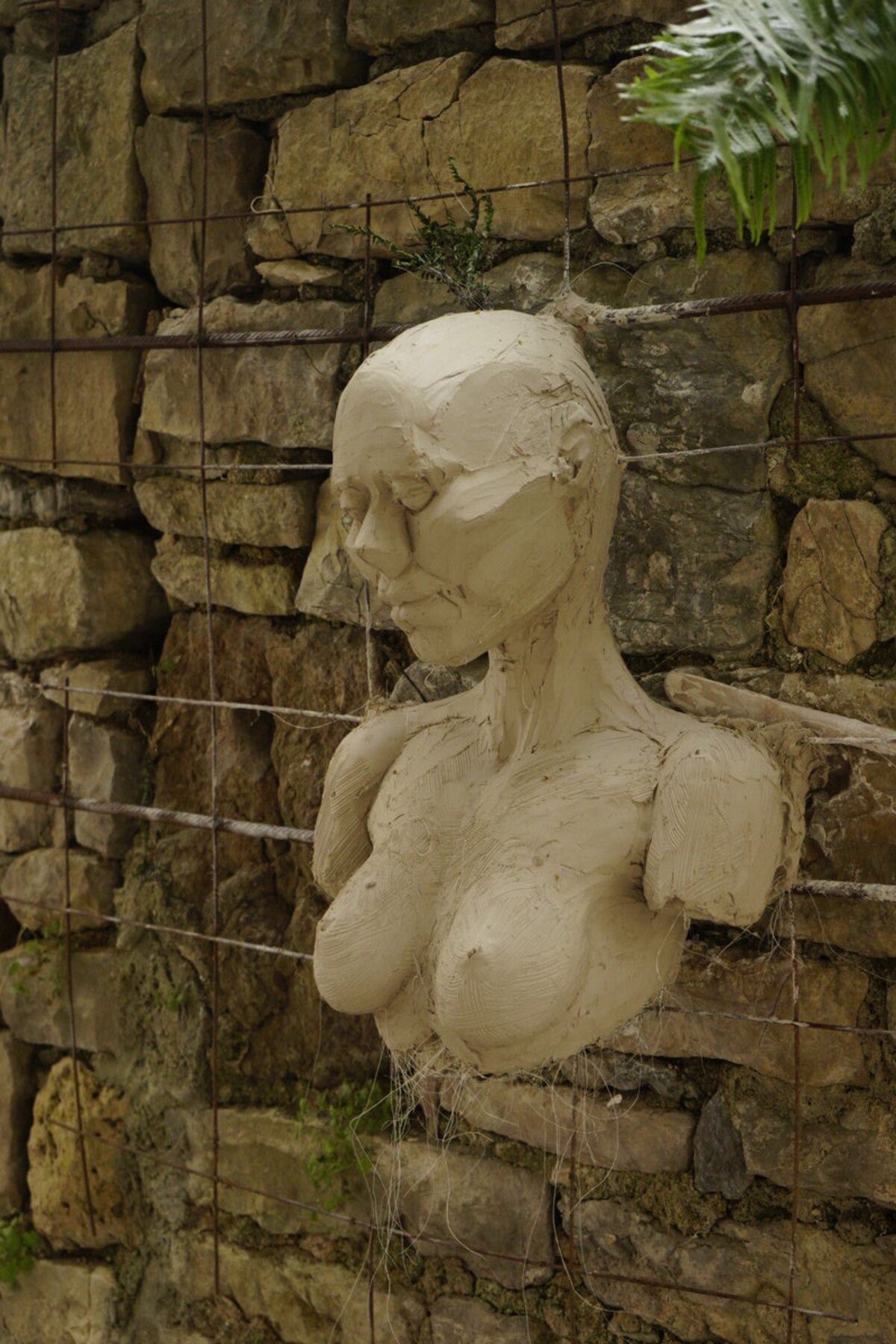Semiostalgia P0003 — Sculpture fraîche, Saint-Antonin-Noble-Val