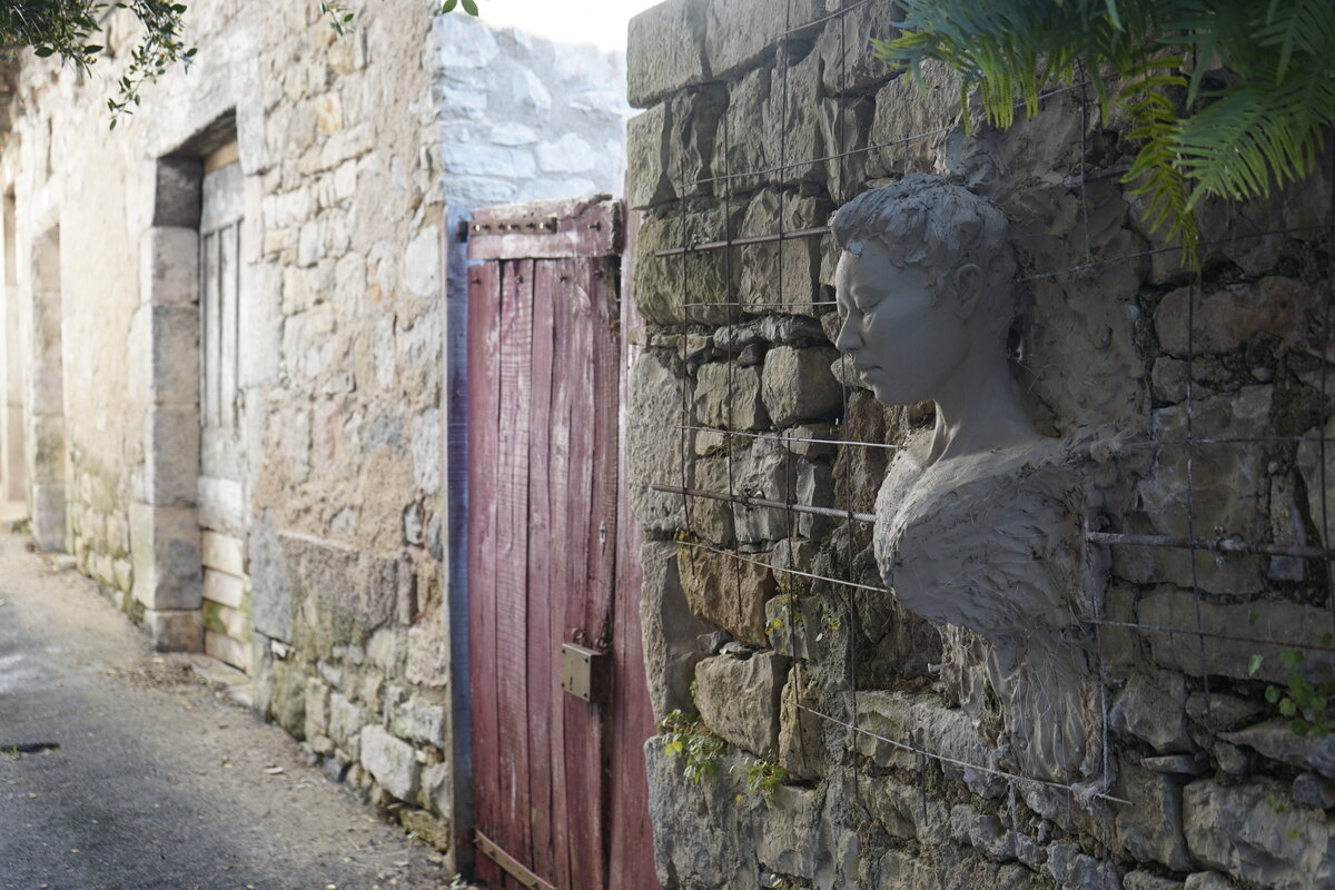 Semiostalgia P0003 — Sculpture en cours de séchage, Saint-Antonin-Noble-Val