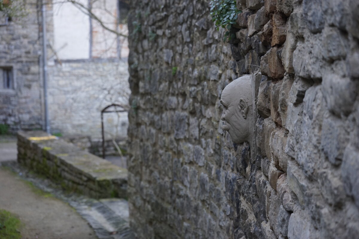 Semiostalgia P0005 — Sculpture fraîche, Saint-Antonin-Noble-Val