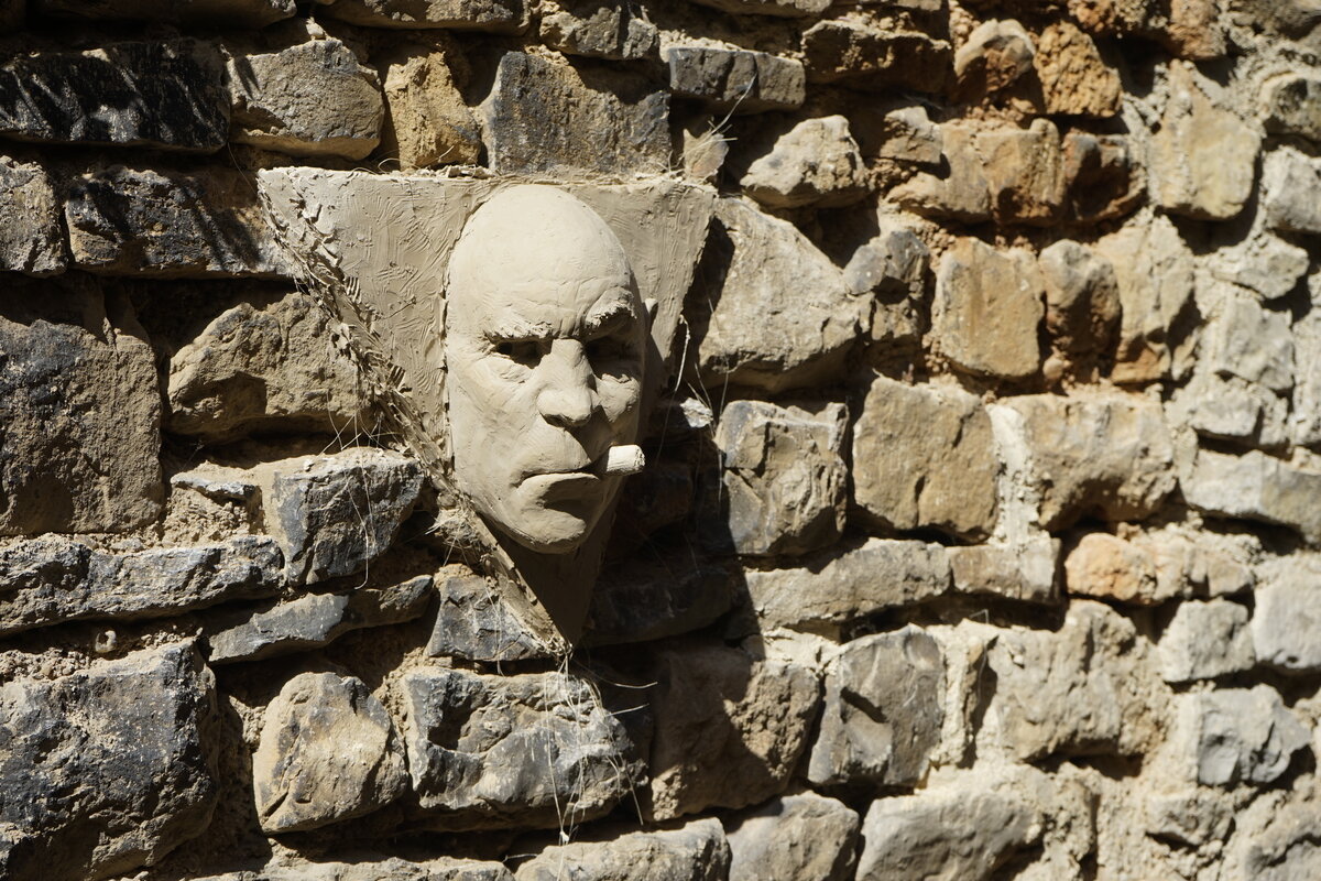 Semiostalgia P0005 — Sculpture en cours de séchage, Saint-Antonin-Noble-Val