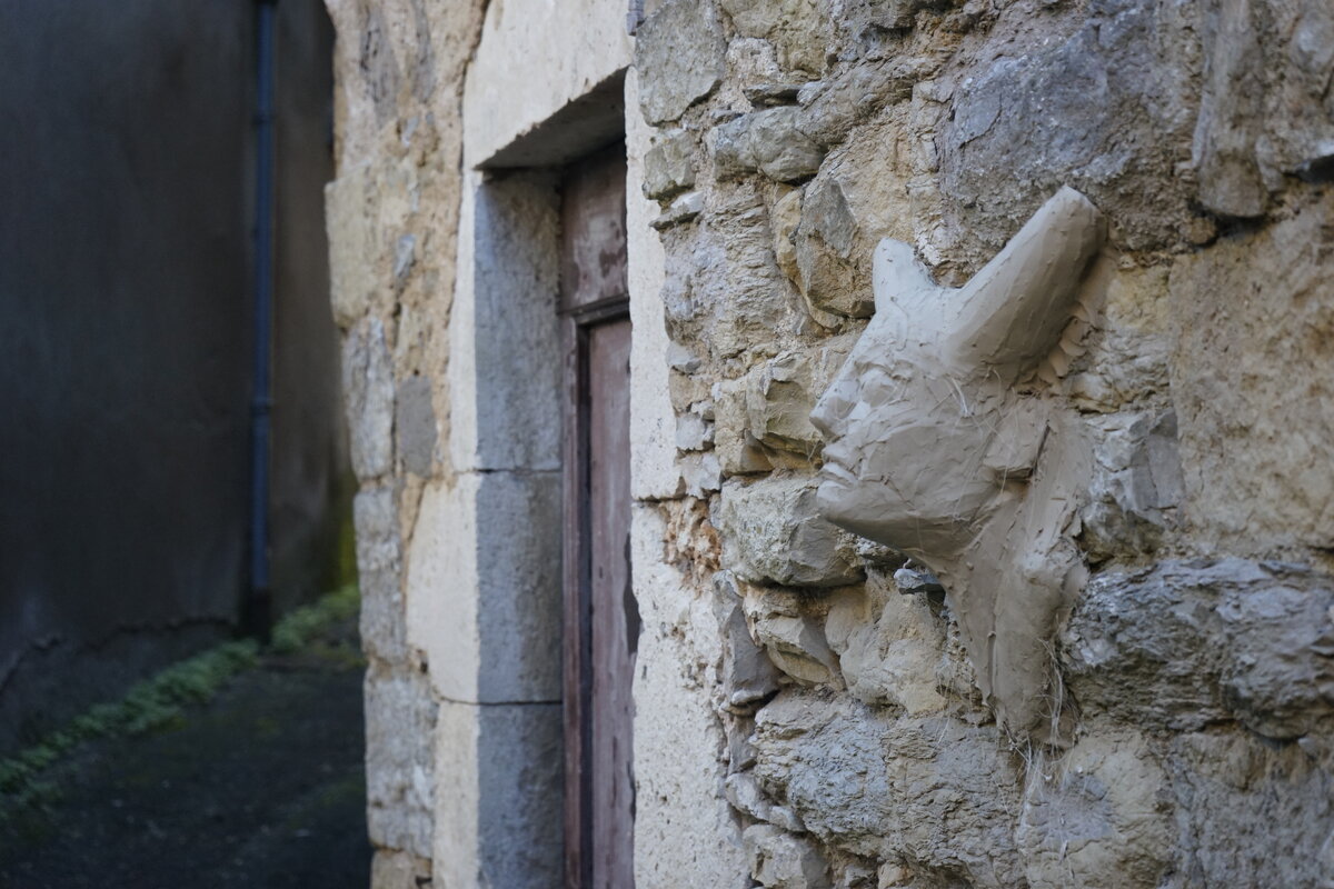 Semiostalgia P0006 — Sculpture détruite, Saint-Antonin-Noble-Val