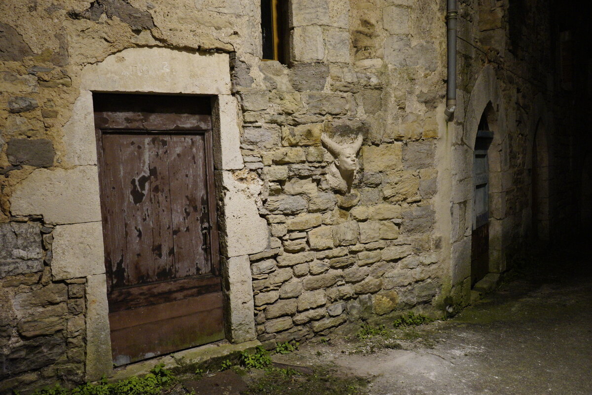 Semiostalgia P0006 — Sculpture détruite, Saint-Antonin-Noble-Val