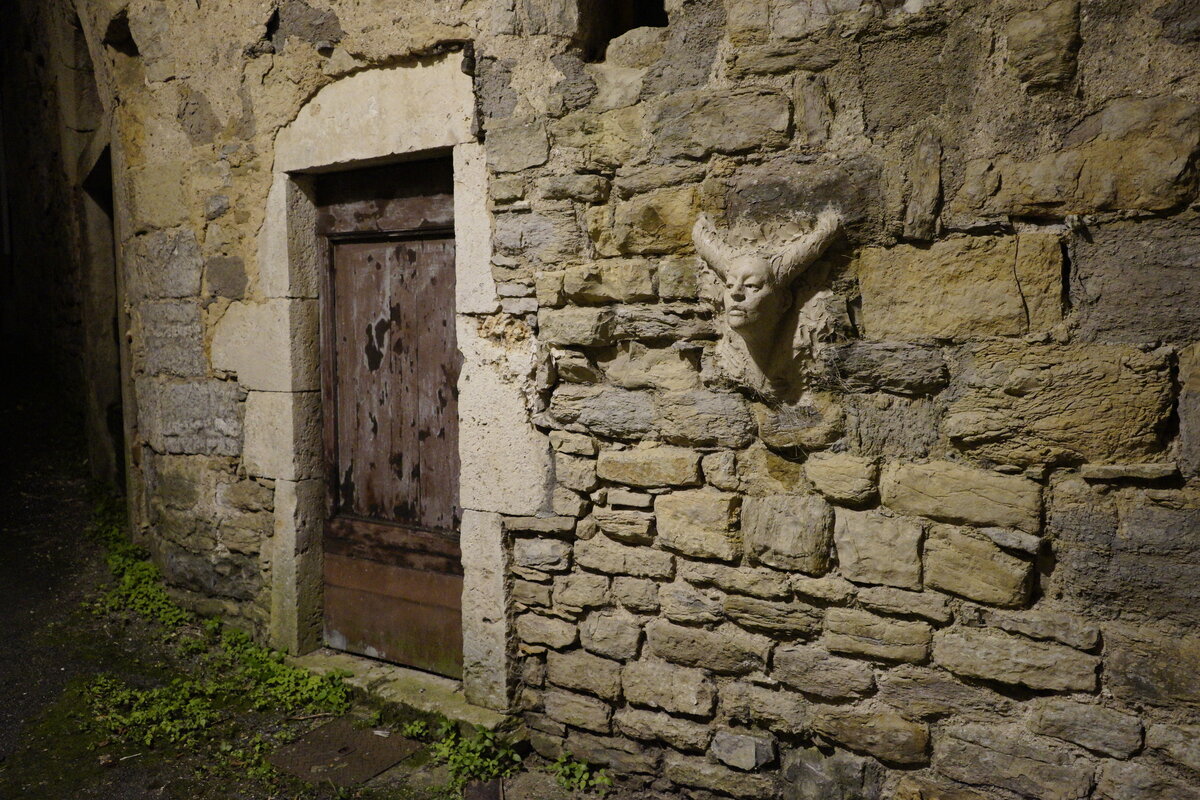 Semiostalgia P0006 — Sculpture détruite, Saint-Antonin-Noble-Val
