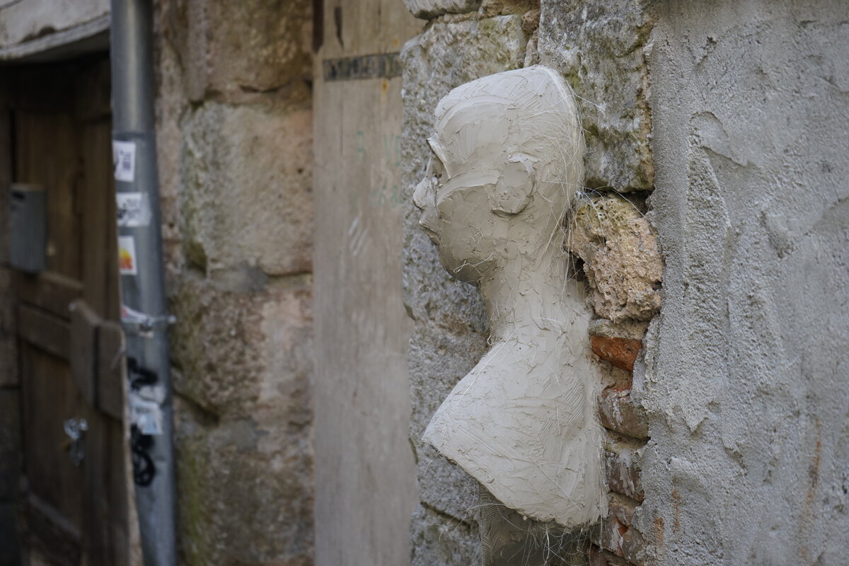 Semiostalgia P0007 — Sculpture fraîche, Saint-Antonin-Noble-Val