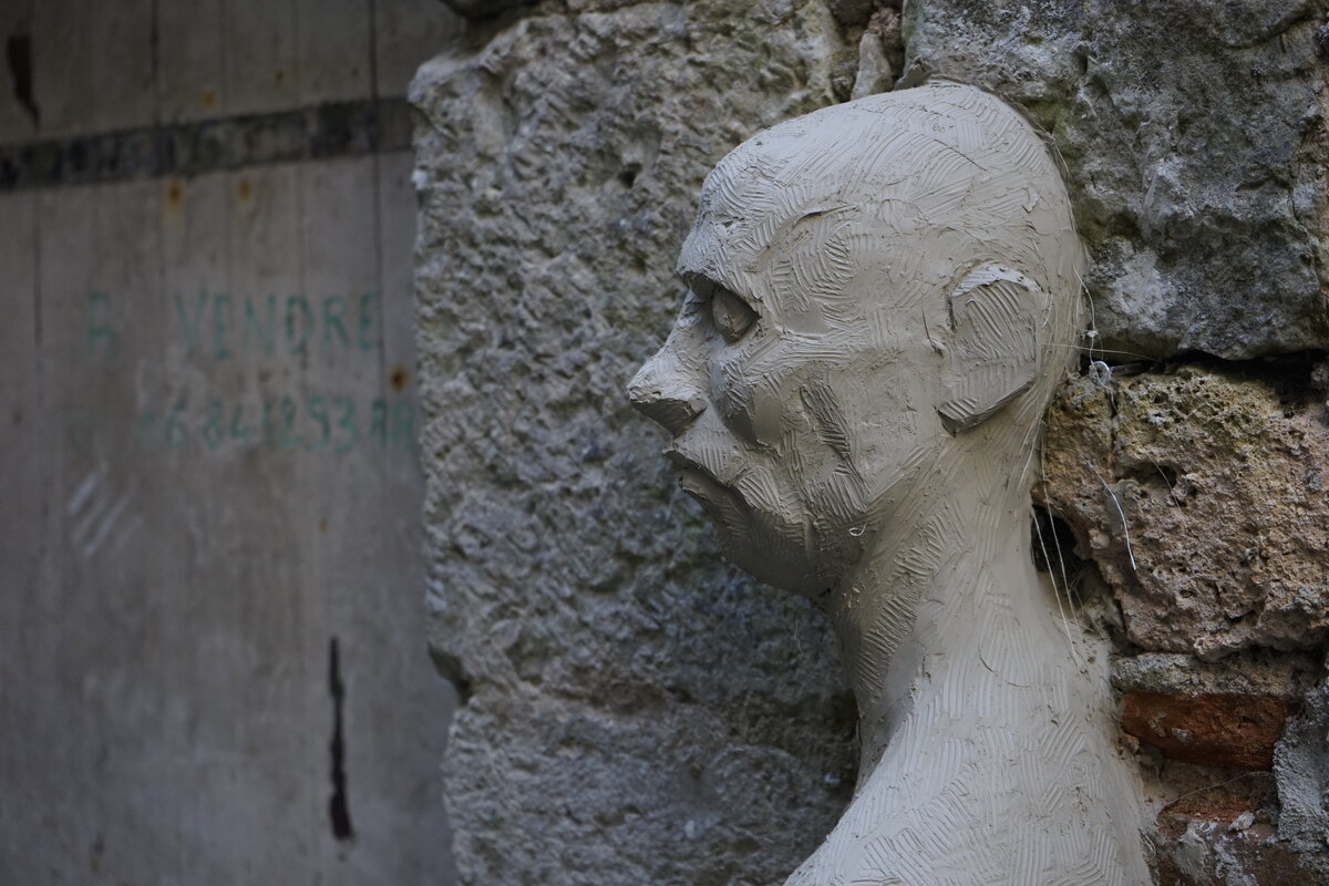 Semiostalgia P0007 — Sculpture fraîche, Saint-Antonin-Noble-Val
