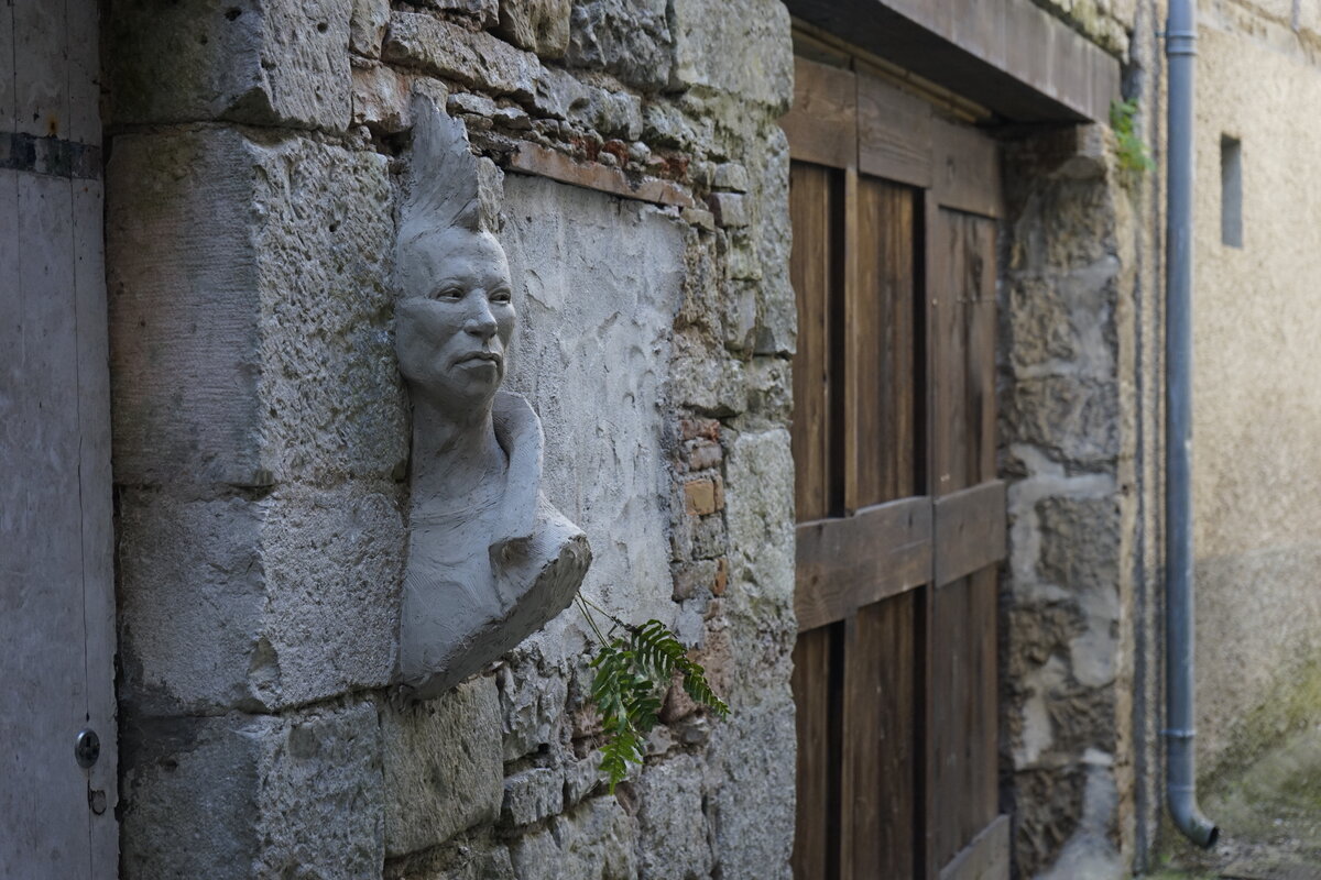 Semiostalgia P0007 — Sculpture fraîche, Saint-Antonin-Noble-Val