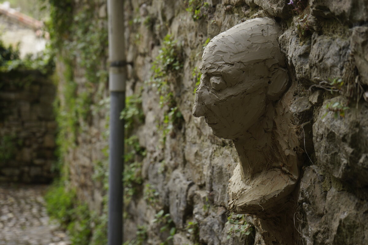 Semiostalgia P0009 — Sculpture fraîche, Saint-Antonin-Noble-Val