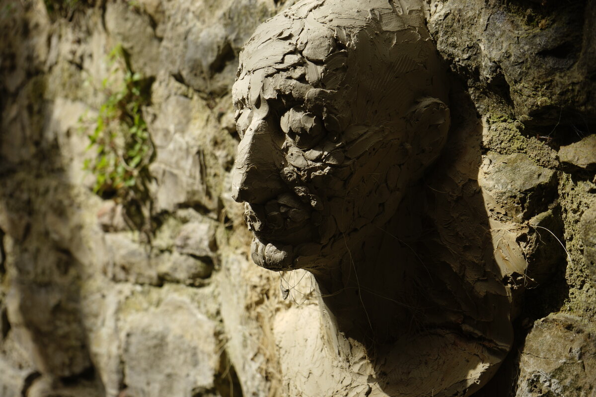 Semiostalgia P0009 — Sculpture fraîche, Saint-Antonin-Noble-Val