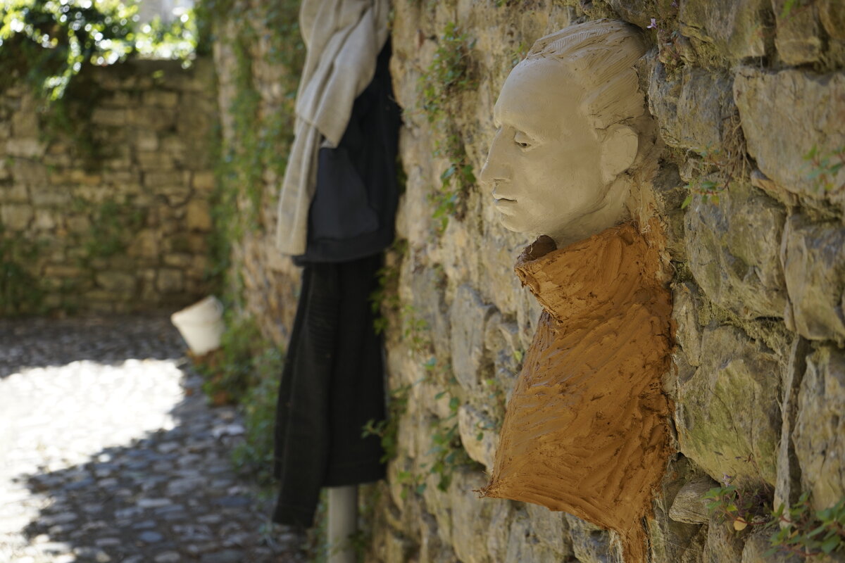 Semiostalgia P0009 — Sculpture fraîche, Saint-Antonin-Noble-Val