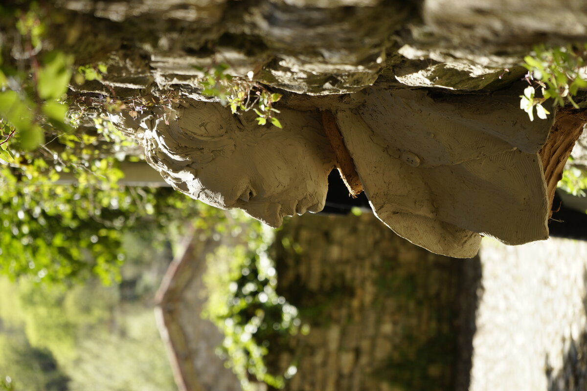 Semiostalgia P0009 — Sculpture fraîche, Saint-Antonin-Noble-Val