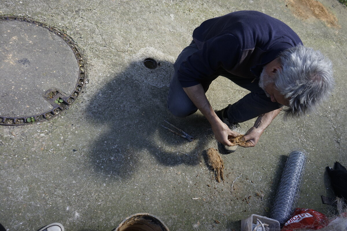 Semiostalgia P0011 — Sculpture en cours, modelage direct sur le mur, Saint-Antonin-Noble-Val