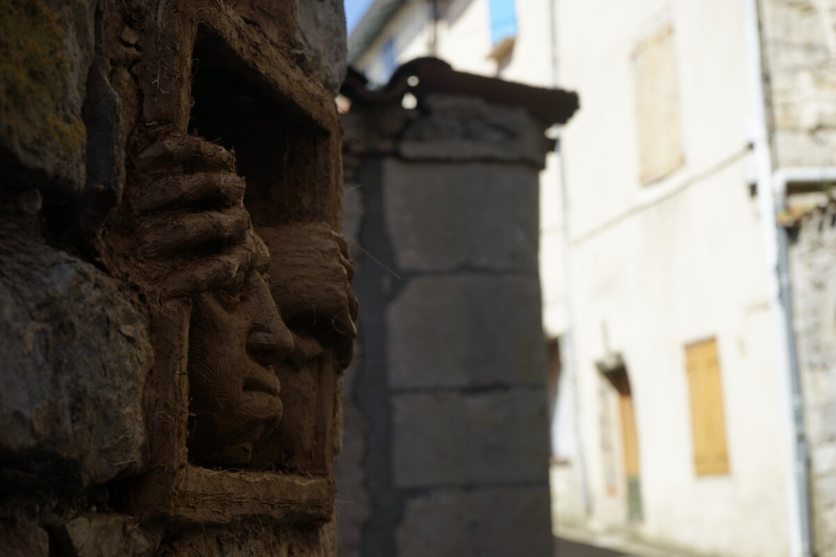 Semiostalgia P0011 — Sculpture fraîche, Saint-Antonin-Noble-Val