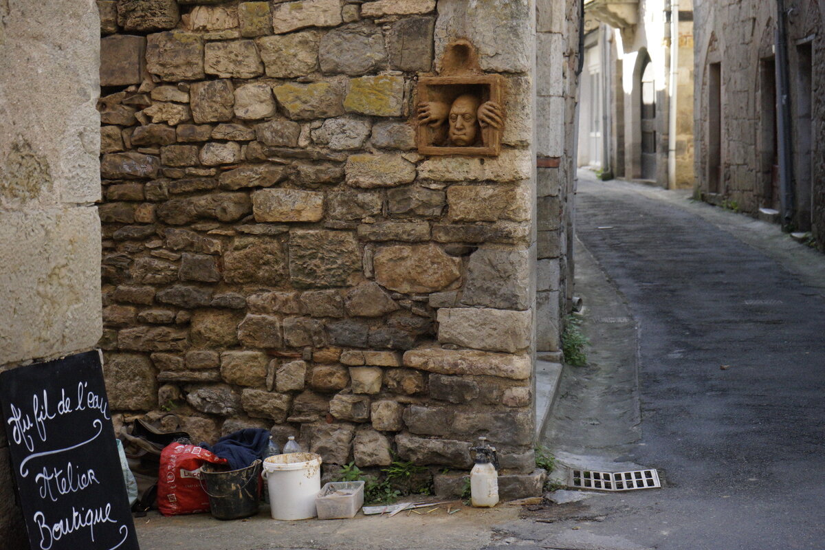 Semiostalgia P0011 — Sculpture fraîche, Saint-Antonin-Noble-Val