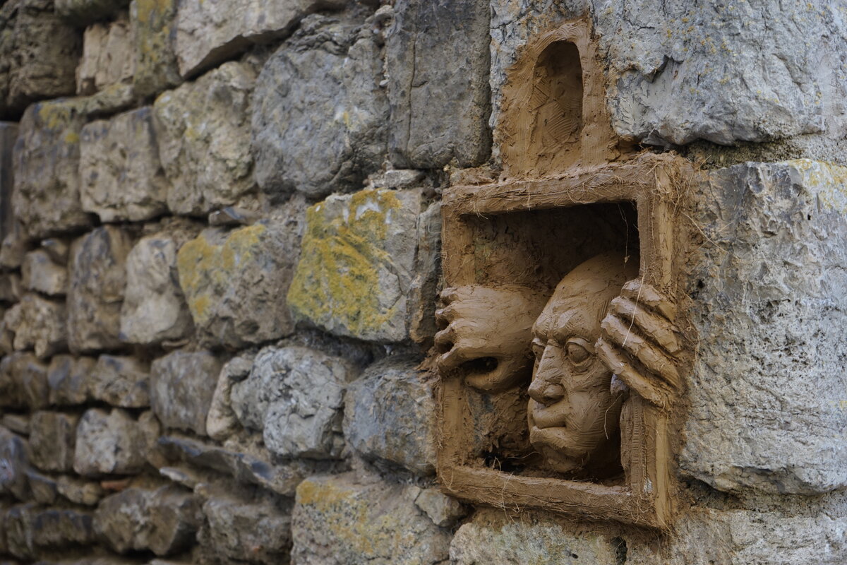 Semiostalgia P0011 — Sculpture fraîche, Saint-Antonin-Noble-Val