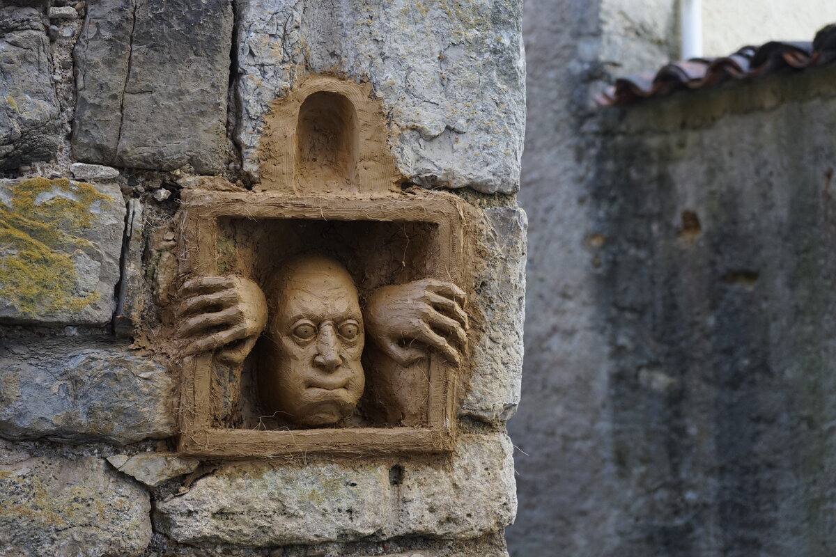 Semiostalgia P0011 — Sculpture fraîche, Saint-Antonin-Noble-Val
