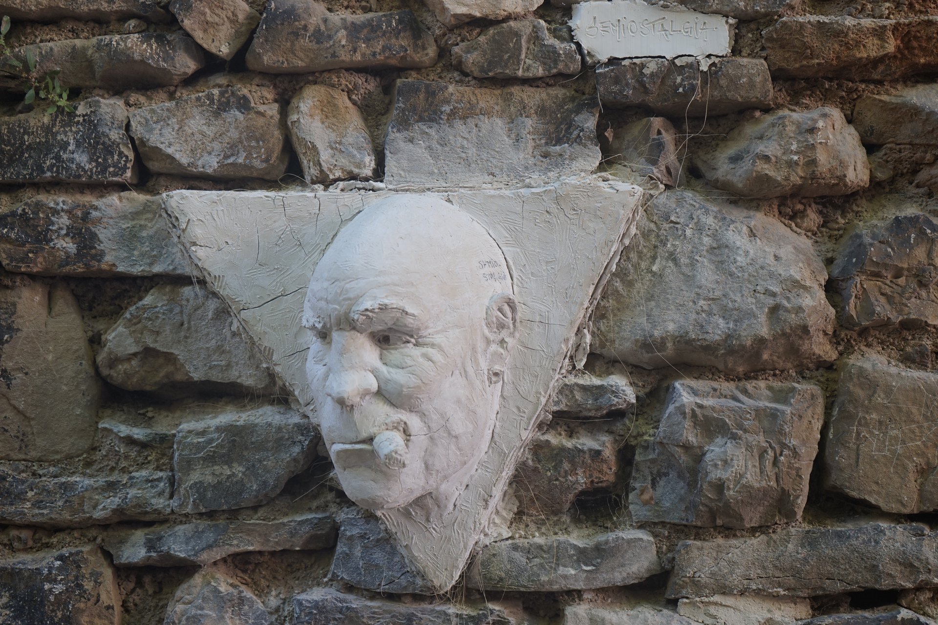Retrait des sculptures Semiostalgia — documentation photographique, juillet 2026