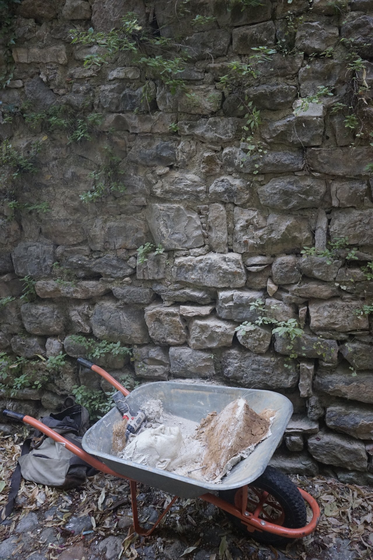 Retrait des sculptures Semiostalgia — documentation photographique, juillet 2026
