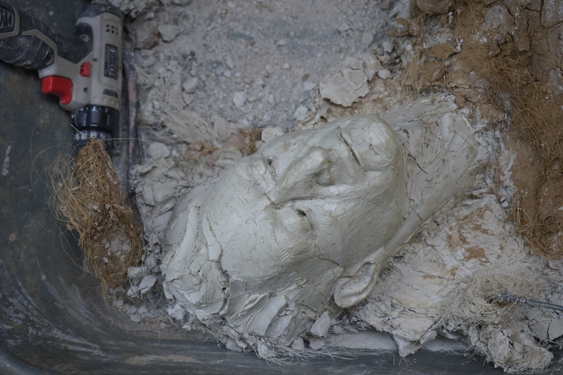 Retrait des sculptures Semiostalgia — documentation photographique, juillet 2026
