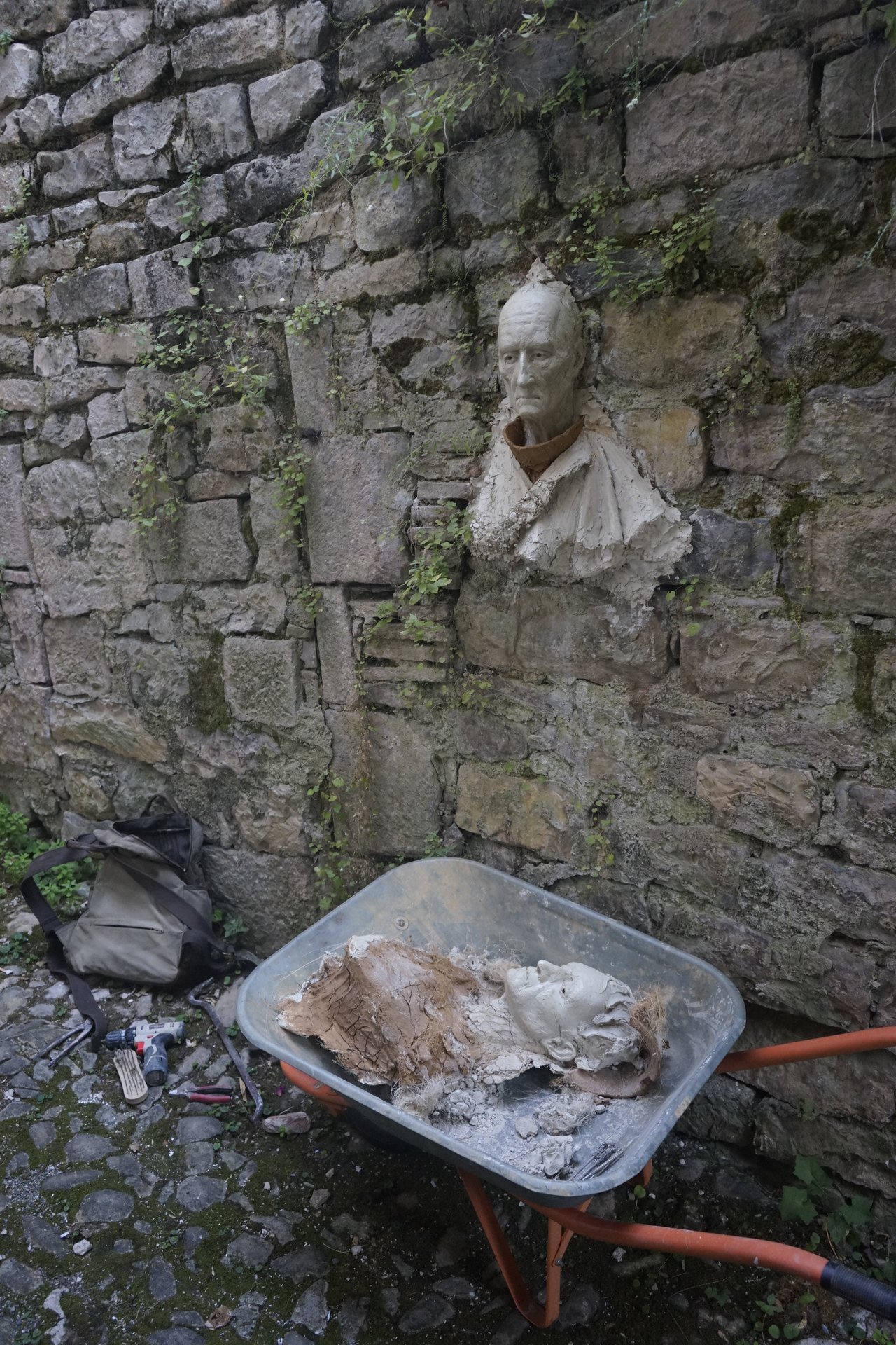 Retrait des sculptures Semiostalgia — documentation photographique, juillet 2026