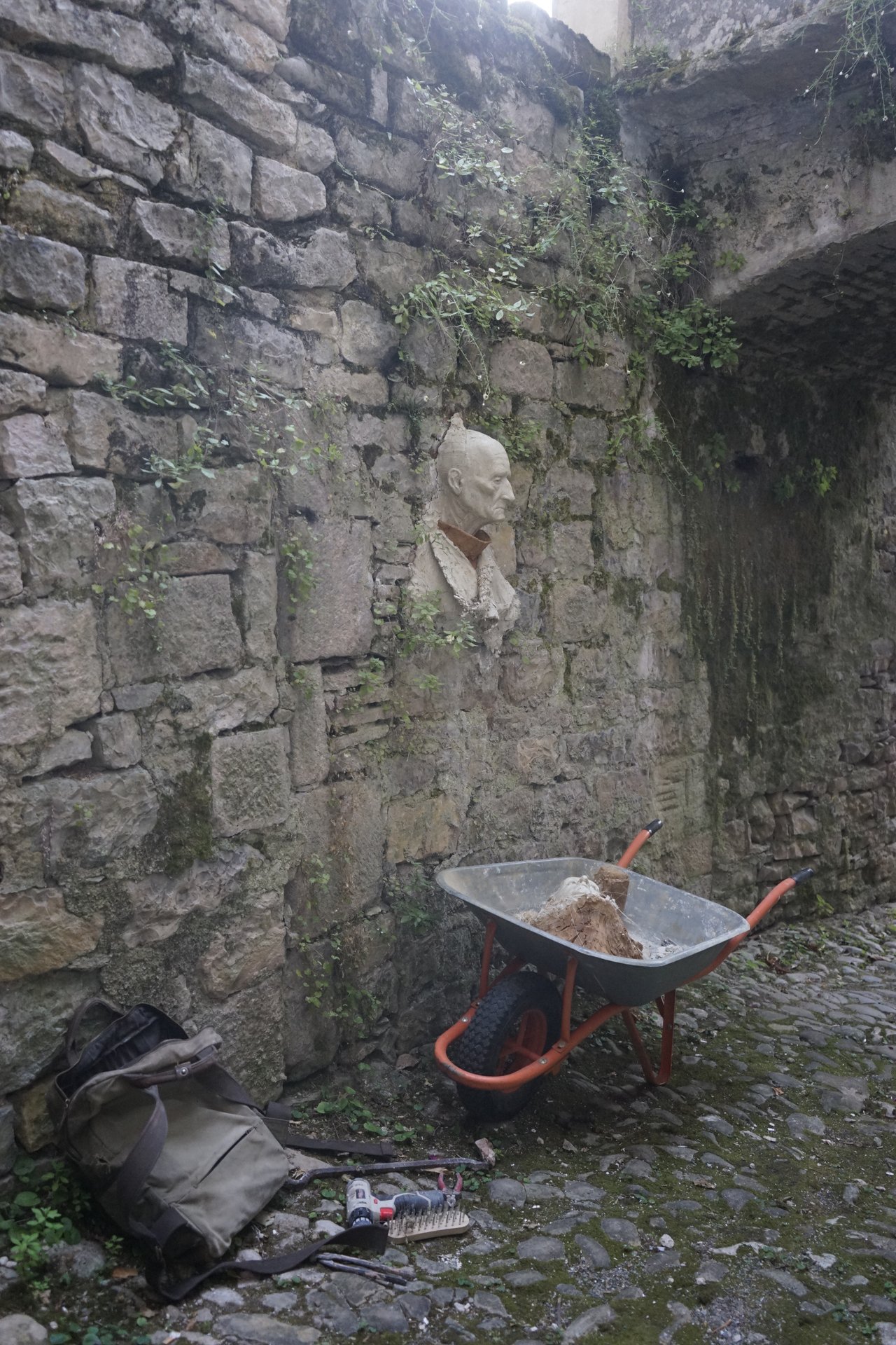Retrait des sculptures Semiostalgia — documentation photographique, juillet 2026