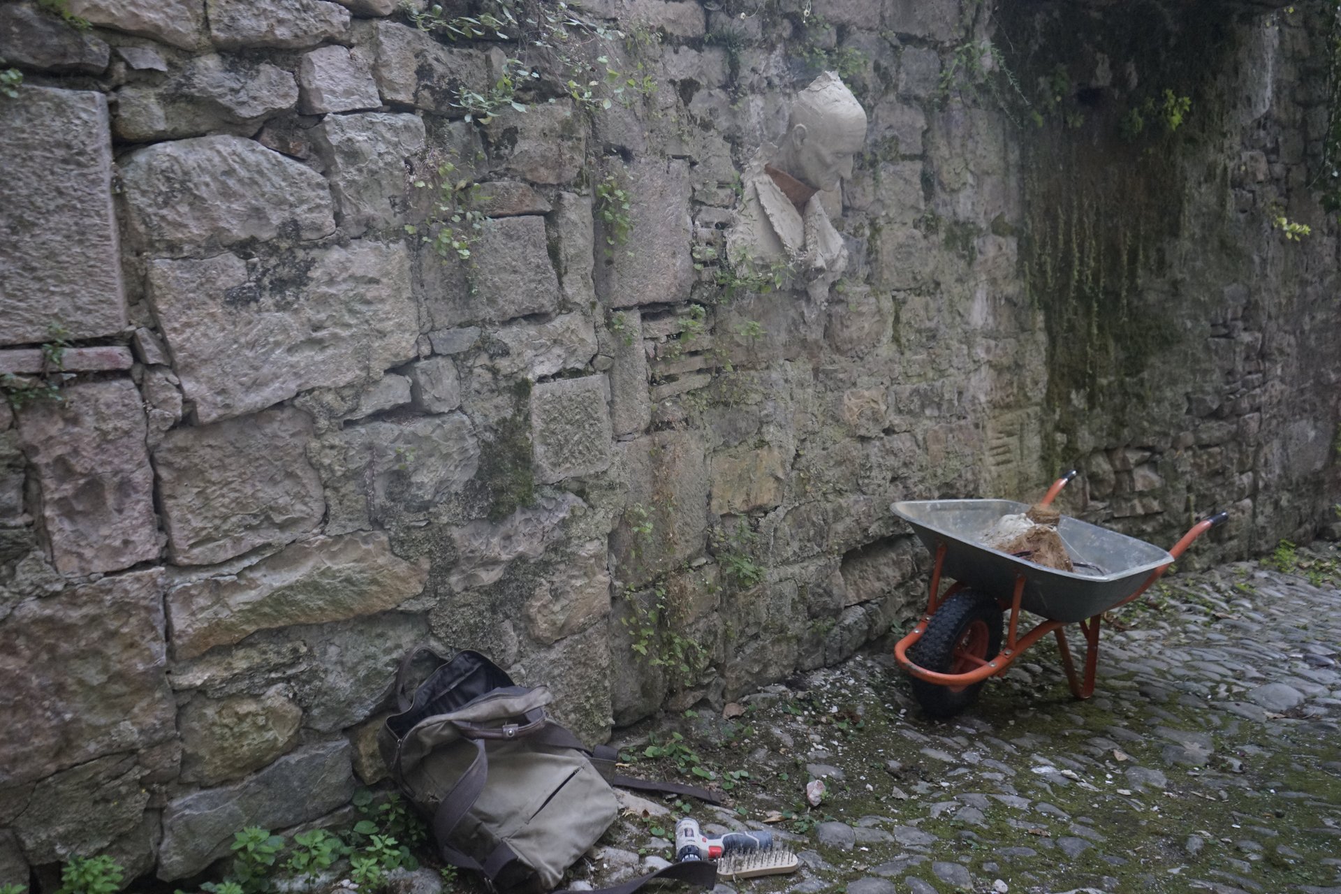 Retrait des sculptures Semiostalgia — documentation photographique, juillet 2026