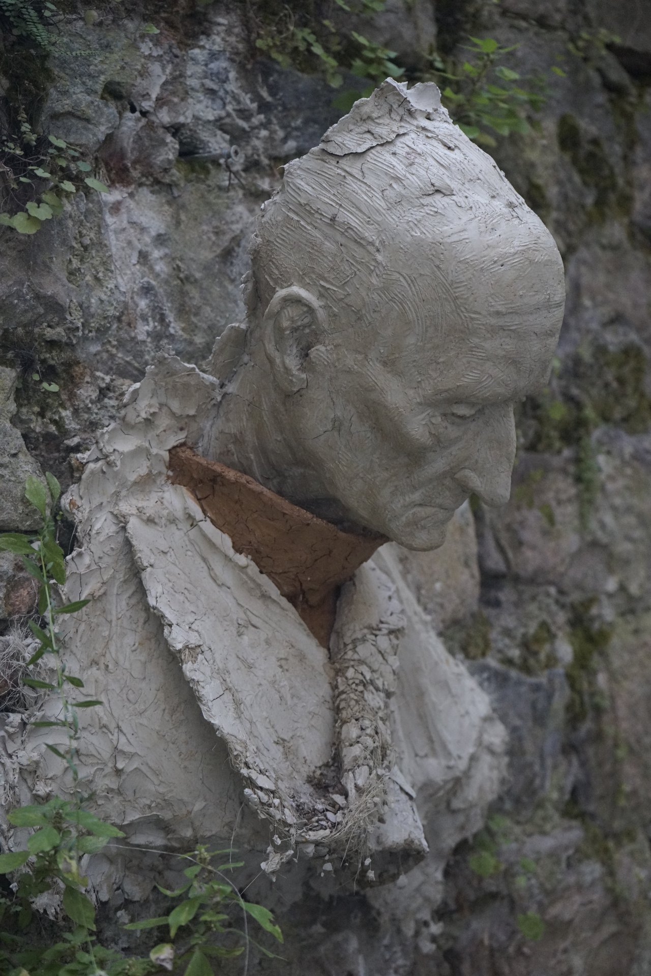 Retrait des sculptures Semiostalgia — documentation photographique, juillet 2026