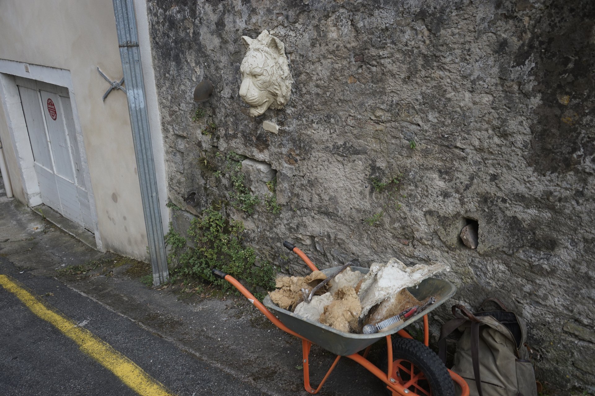 Retrait des sculptures Semiostalgia — documentation photographique, juillet 2026
