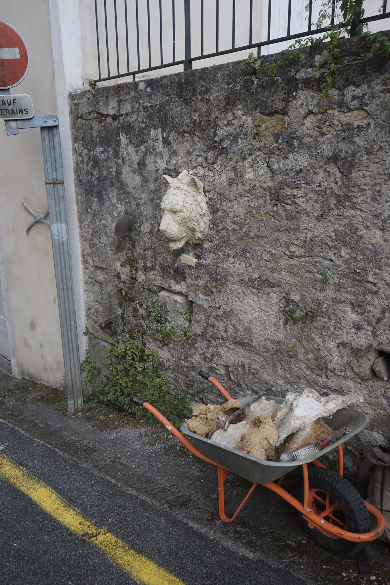 Retrait des sculptures Semiostalgia — documentation photographique, juillet 2026