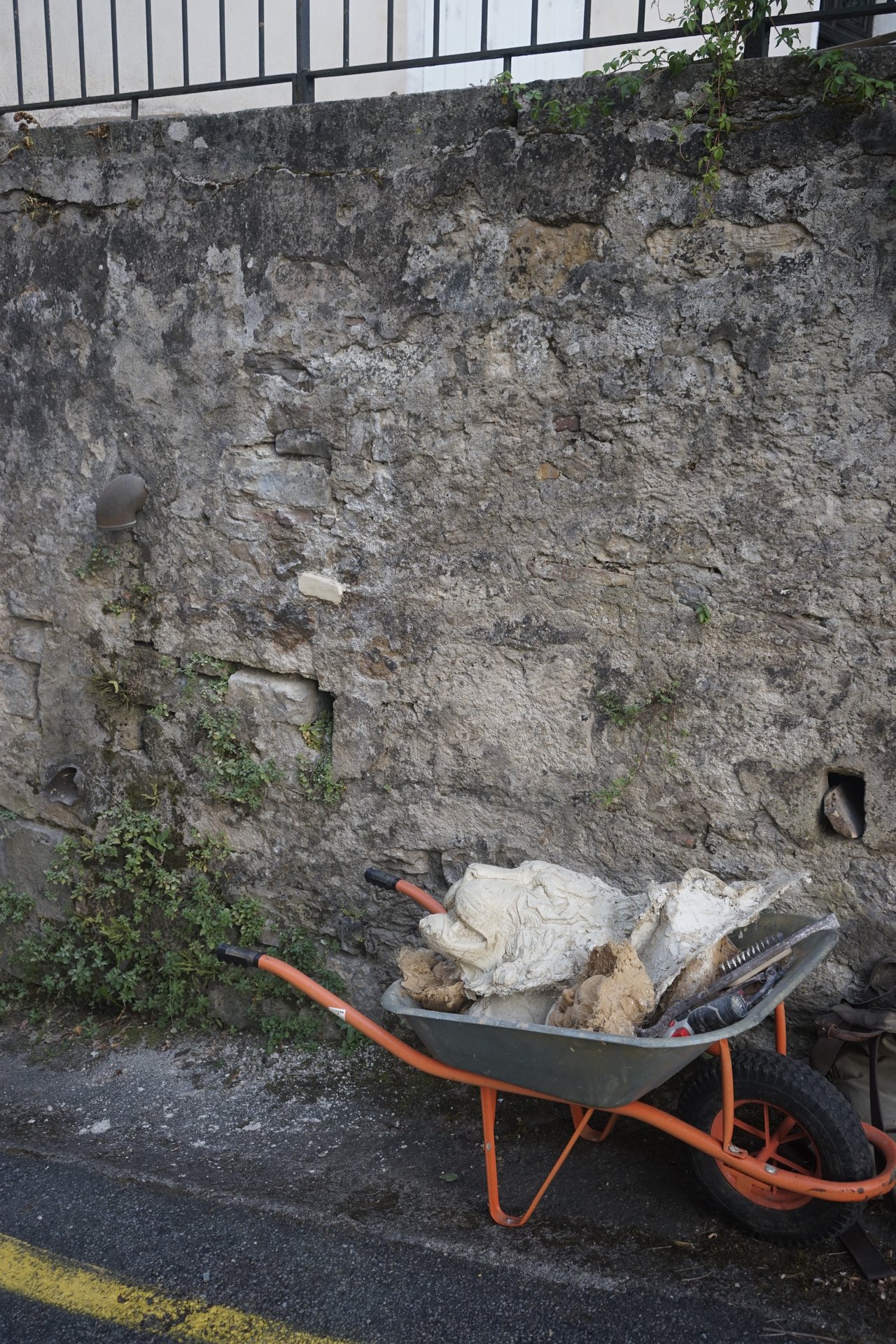 Retrait des sculptures Semiostalgia — documentation photographique, juillet 2026