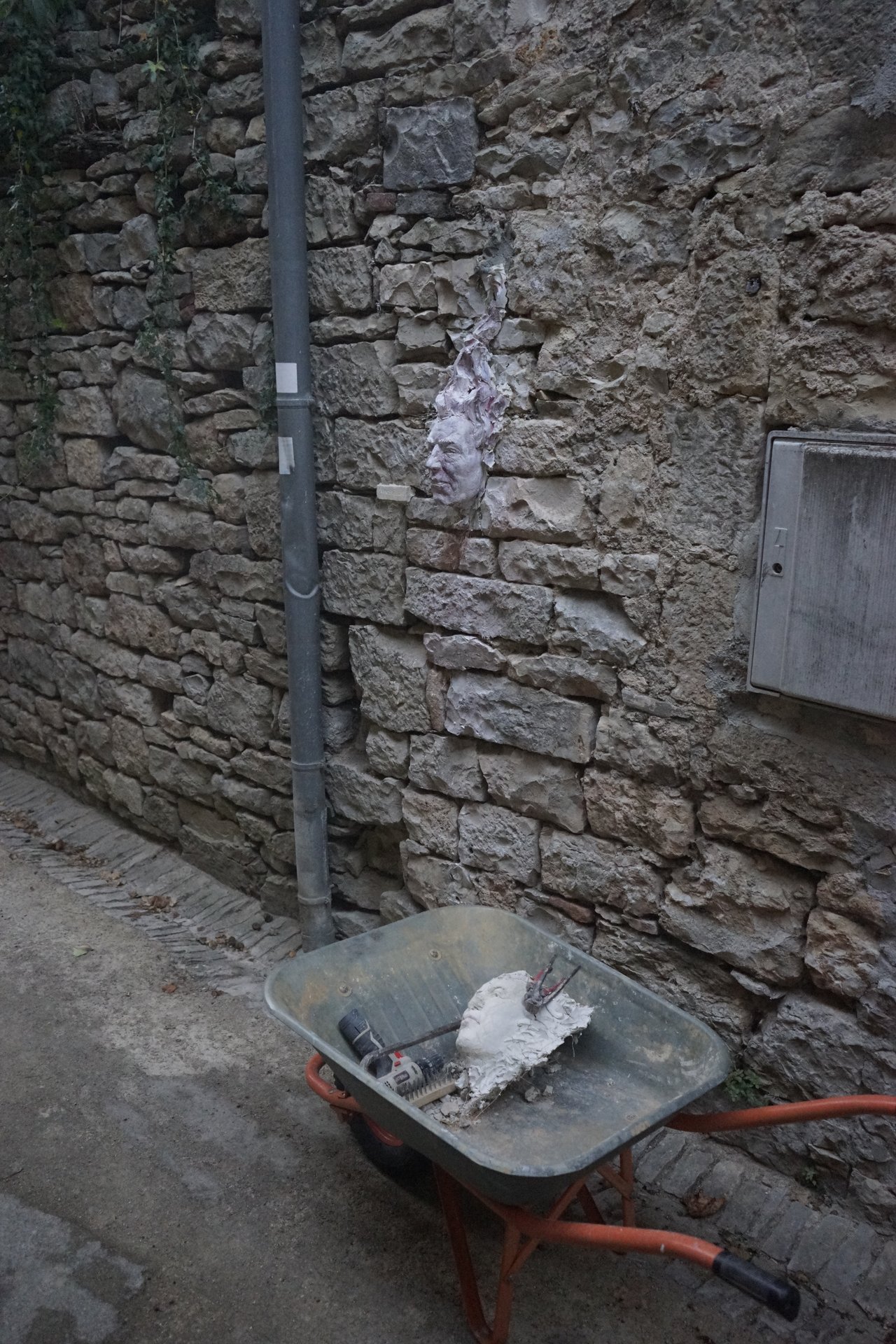 Retrait des sculptures Semiostalgia — documentation photographique, juillet 2026