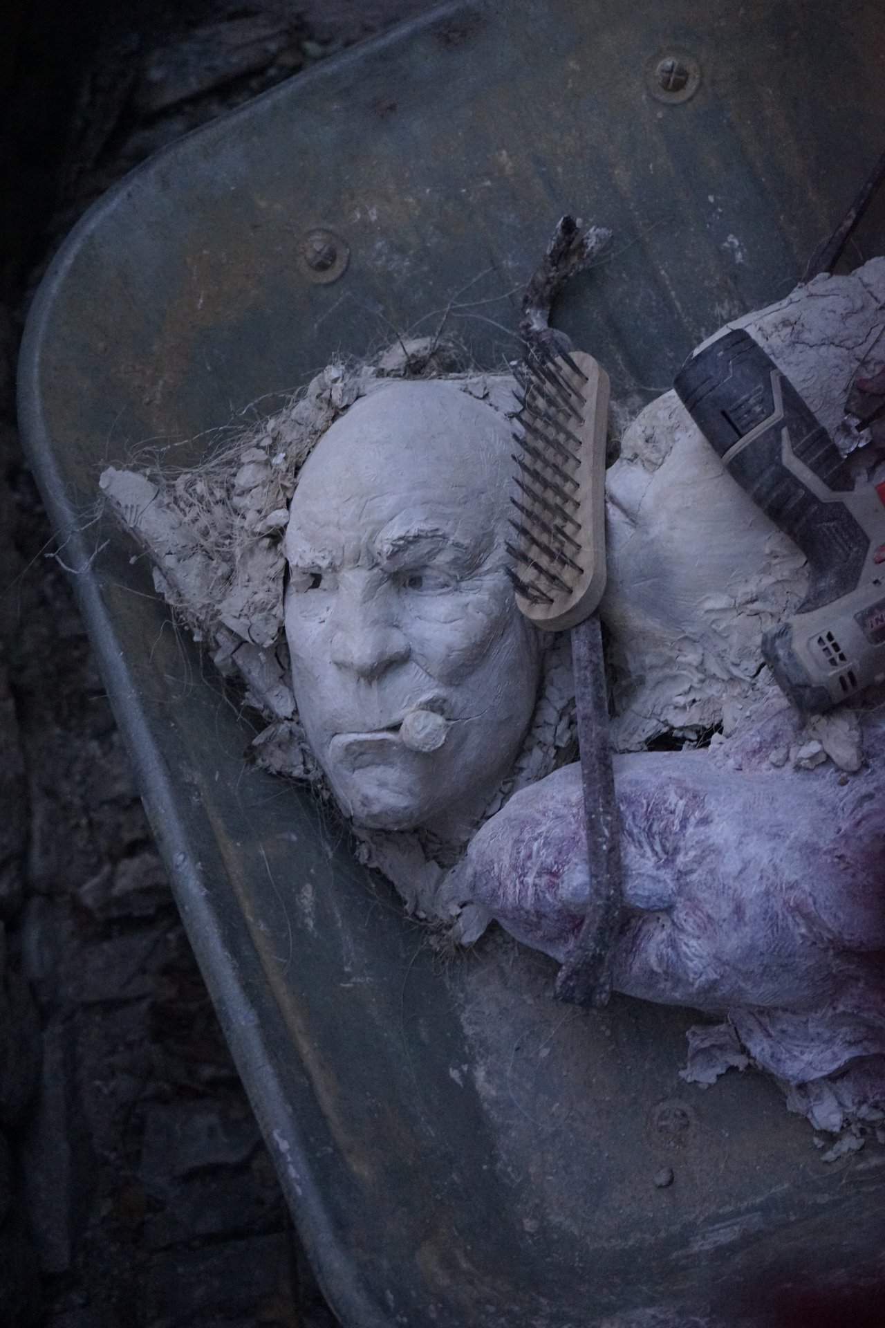Retrait des sculptures Semiostalgia — documentation photographique, juillet 2026