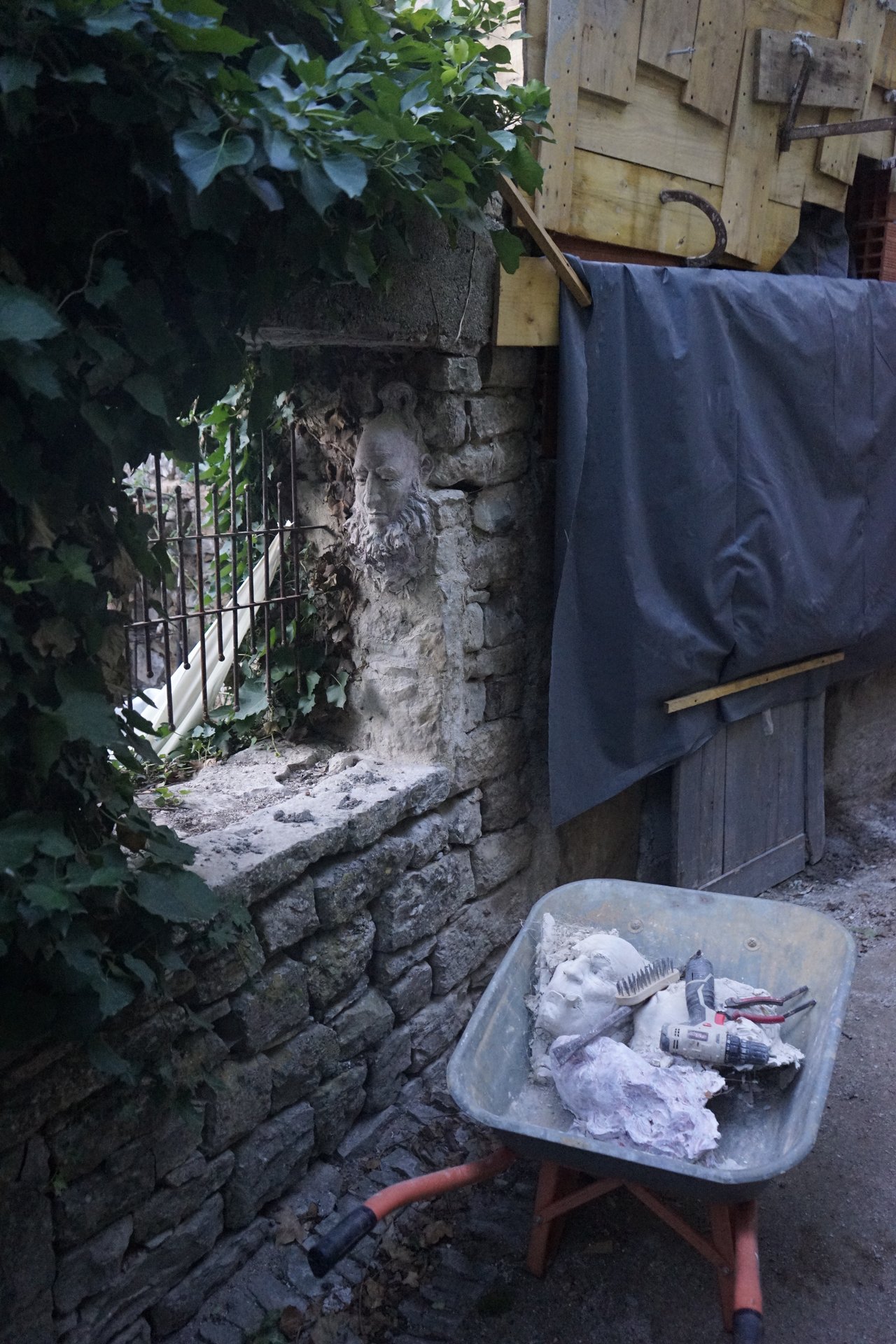 Retrait des sculptures Semiostalgia — documentation photographique, juillet 2026