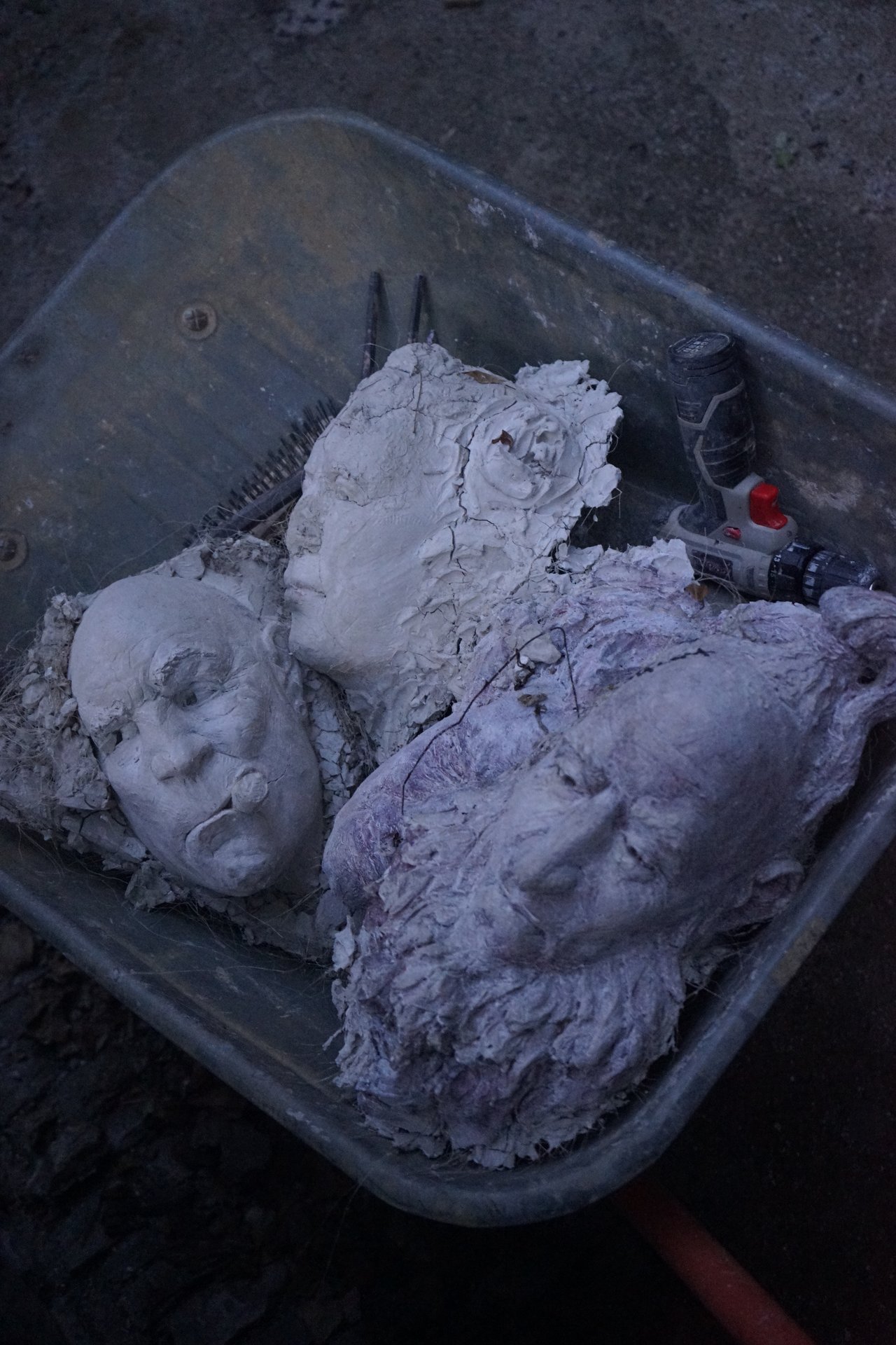 Retrait des sculptures Semiostalgia — documentation photographique, juillet 2026
