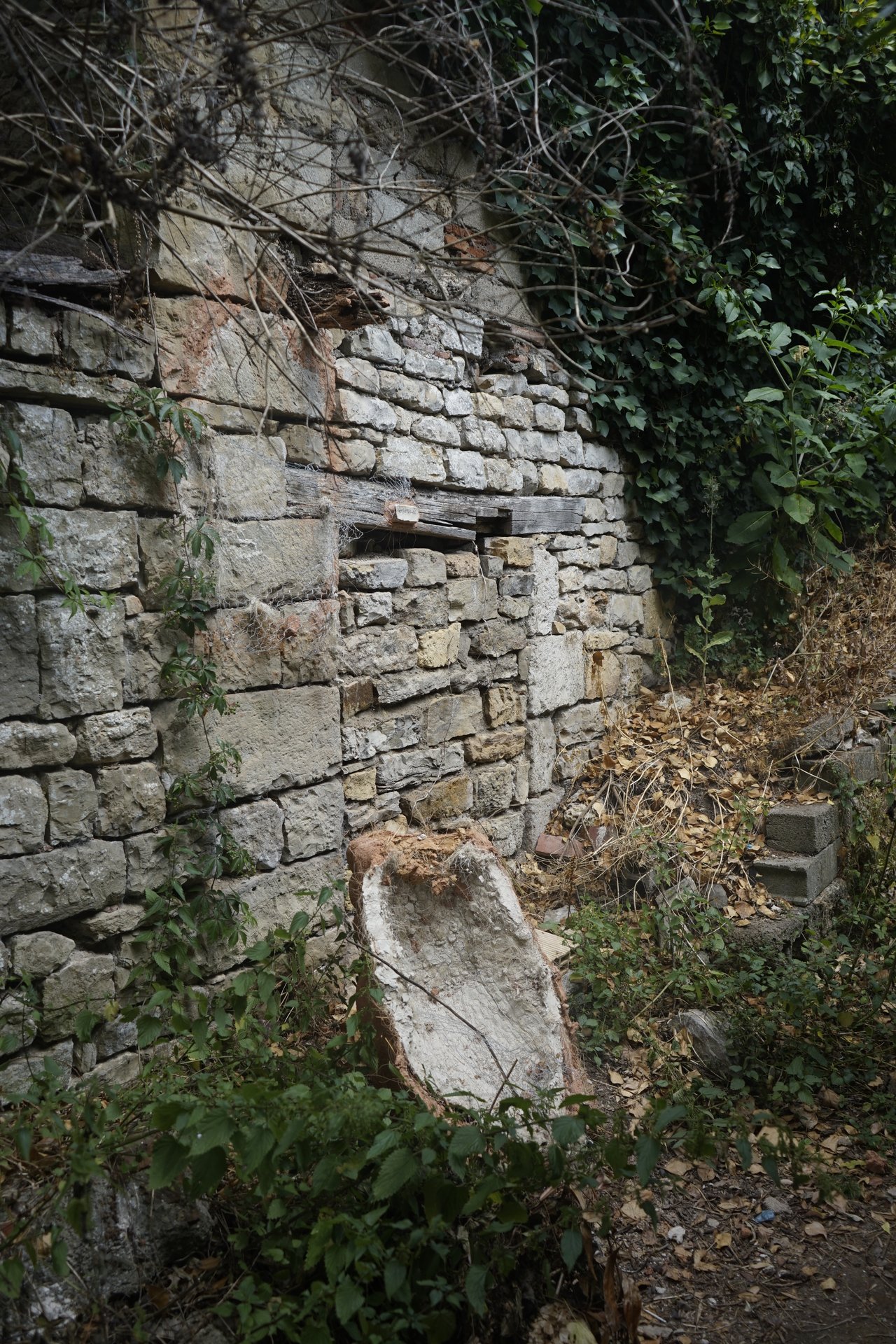 Retrait des sculptures Semiostalgia — documentation photographique, juillet 2026