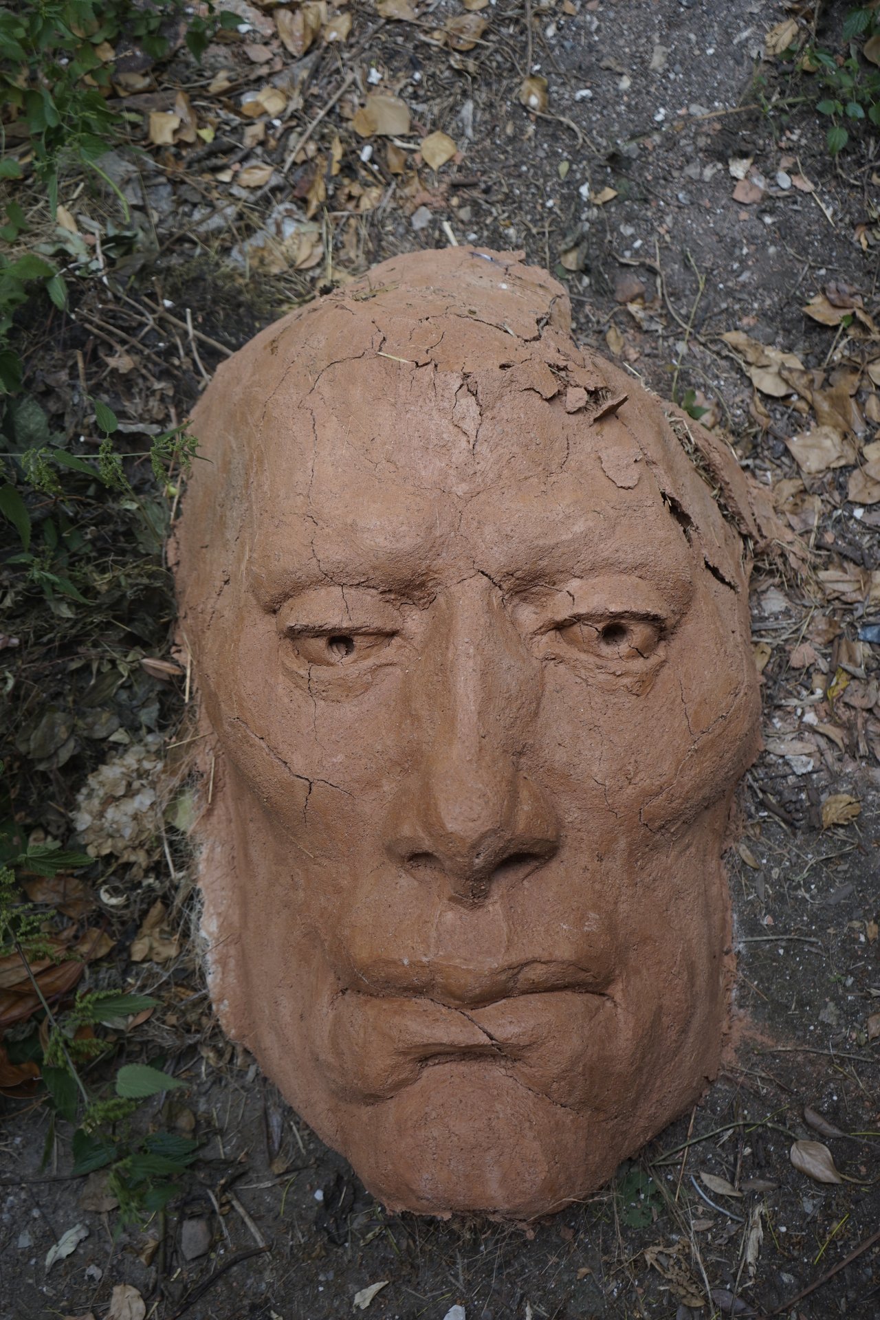 Retrait des sculptures Semiostalgia — documentation photographique, juillet 2026