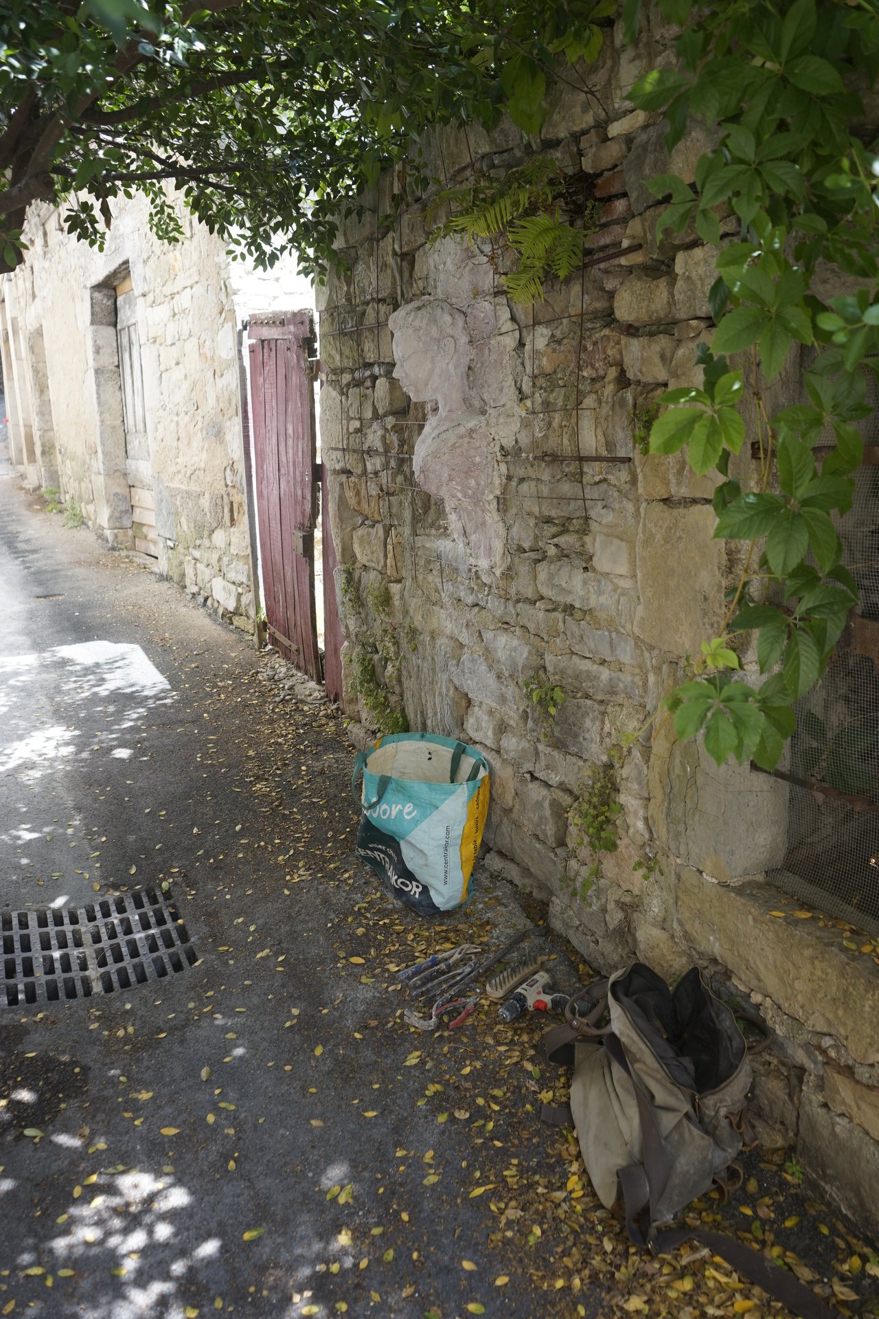 Retrait des sculptures Semiostalgia — documentation photographique, juillet 2026