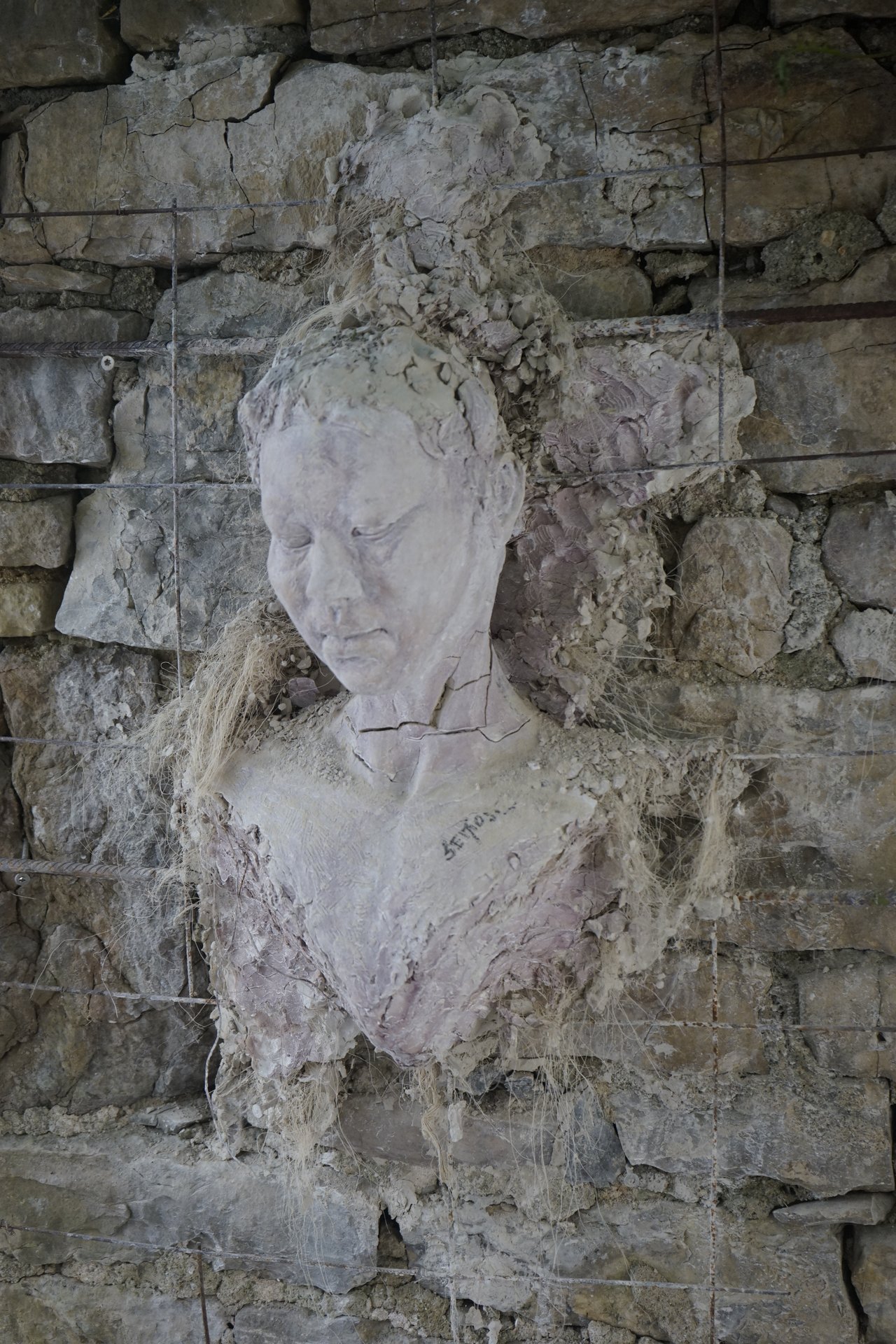 Retrait des sculptures Semiostalgia — documentation photographique, juillet 2026