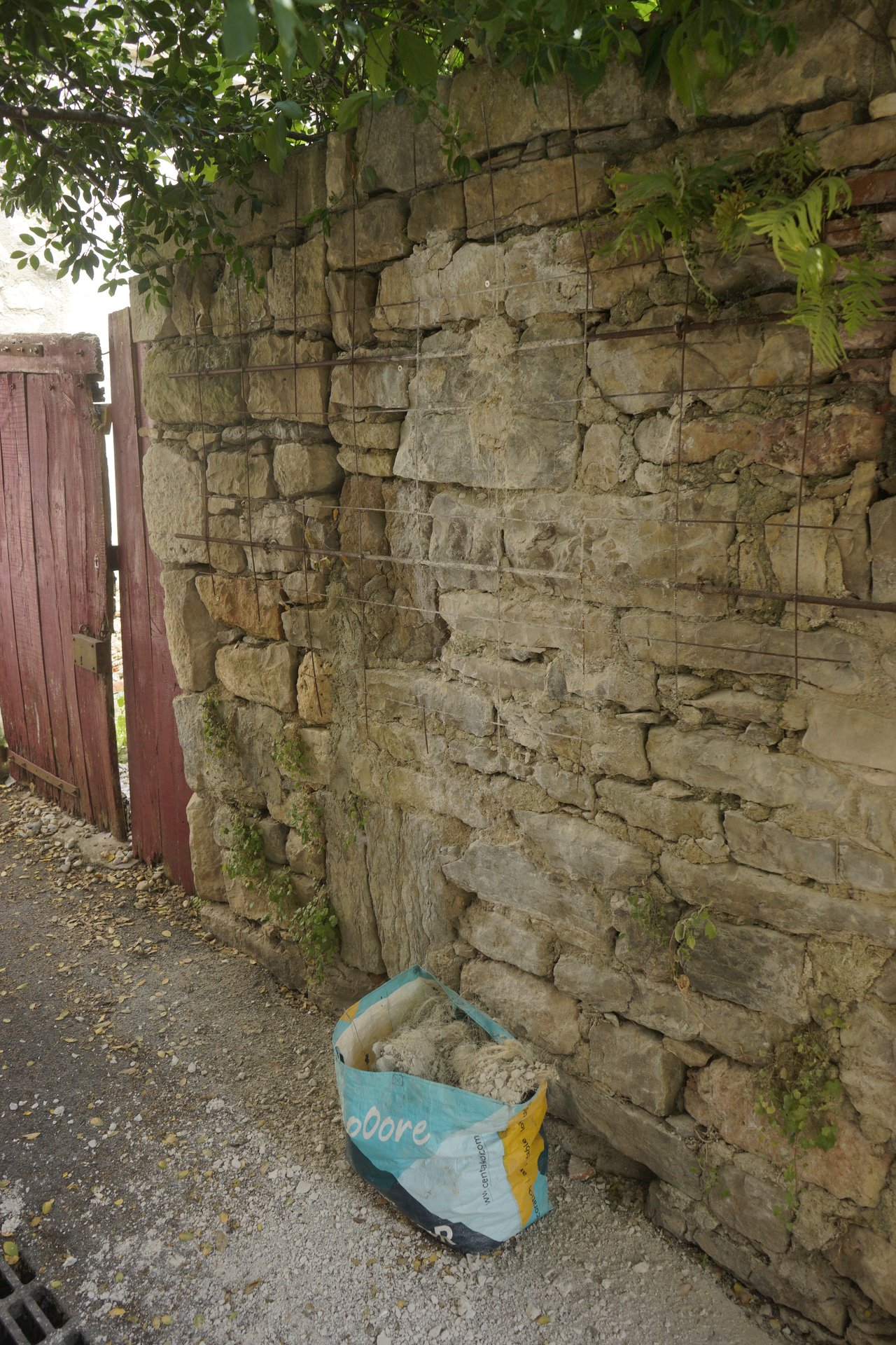 Retrait des sculptures Semiostalgia — documentation photographique, juillet 2026