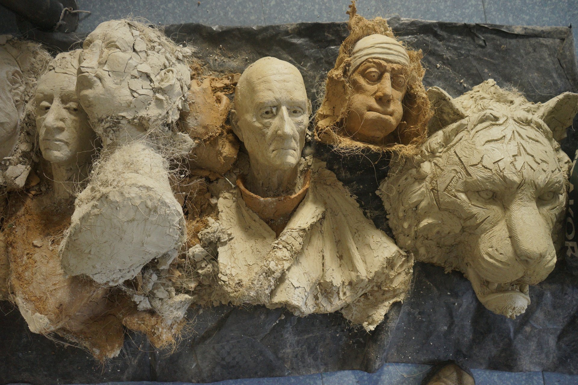 Retrait des sculptures Semiostalgia — documentation photographique, juillet 2026